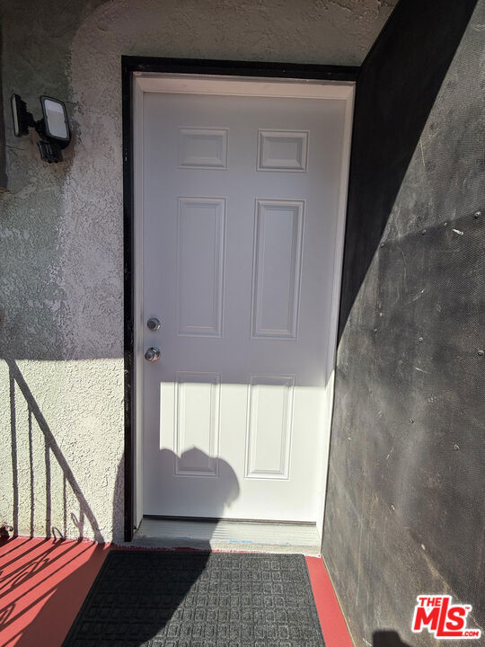 159 E 47th Street, Los Angeles CA: https://media.crmls.org/mediaz/74615e4d-ebfe-4947-85b6-8aa34c2fb24f.jpg