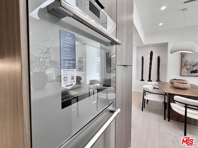 4040 Cartwright Avenue, Studio City CA: https://media.crmls.org/mediaz/74619cb5-9649-481a-b5dc-85627612cada.jpg