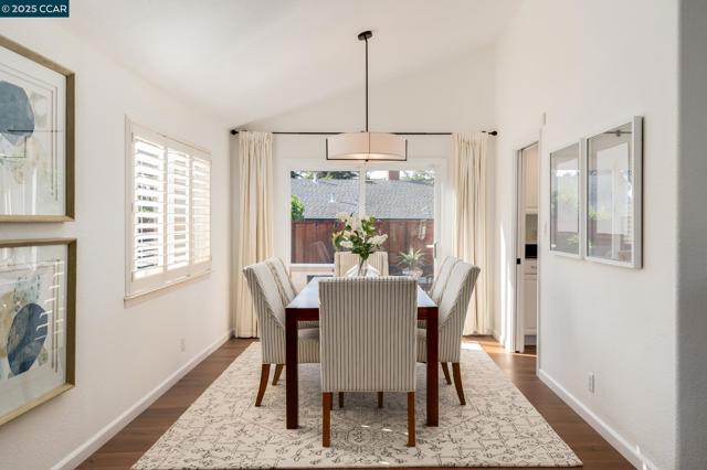 46 Saint Mark Ct, Danville CA: https://media.crmls.org/mediaz/746278f7-b2f5-4cba-a247-c506e1ad64b1.jpg