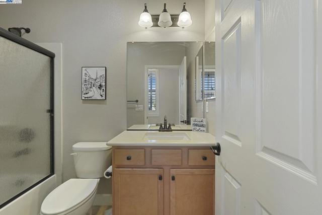 2961 Clear Point Way, Manteca CA: https://media.crmls.org/mediaz/7462a538-9e68-48f3-a7aa-b7dad45e01cb.jpg