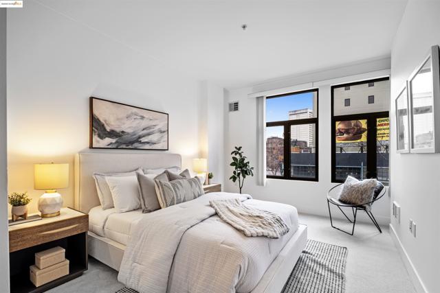 438 W Grand Ave, Oakland CA: https://media.crmls.org/mediaz/7462beb7-dd39-4779-ac85-11d81f733454.jpg