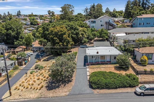 22756 Bayview Ave, Hayward CA: https://media.crmls.org/mediaz/74630855-07fb-404e-ac6b-3a02351e8ecb.jpg