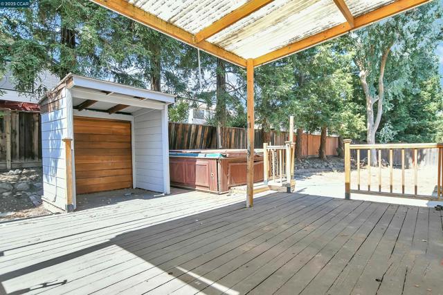 5008 Brookhaven Way, Antioch CA: https://media.crmls.org/mediaz/74633602-141e-4c3a-9bba-00515a09dc4f.jpg
