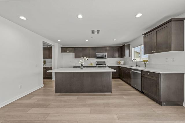 Image 20 of 59 For 28339 Levi Way