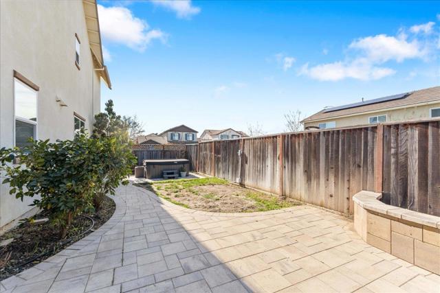 1600 Panorama Drive, Hollister CA: https://media.crmls.org/mediaz/7463f581-5943-43dd-a1cb-d6a22e09fe39.jpg