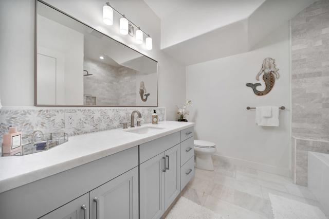 812 N Cleveland Street, Oceanside CA: https://media.crmls.org/mediaz/746485ce-adb3-4b72-b048-3ced8e9b47fe.jpg