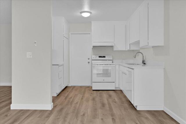 1631 Cherokee Drive, Salinas CA: https://media.crmls.org/mediaz/74653698-7d40-44f8-9684-040f586c9b48.jpg