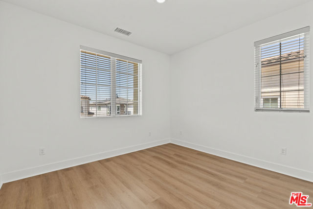 20723 W Deer Grass Court, Porter Ranch CA: https://media.crmls.org/mediaz/7465aa1c-5160-4a17-862b-c200f49b03de.jpg