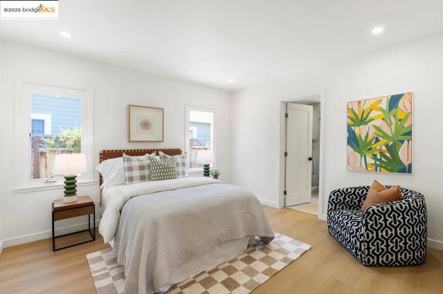 528 Ruby St, Redwood City CA: https://media.crmls.org/mediaz/7466269e-02cd-43ce-93cb-6be35888c8d6.jpg