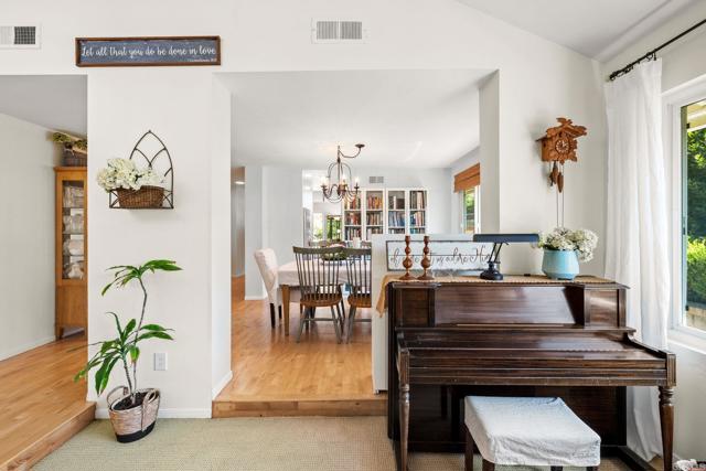 Detail Gallery Image 11 of 75 For 3432 Mount Ariane Dr, San Diego,  CA 92111 - 4 Beds | 2 Baths