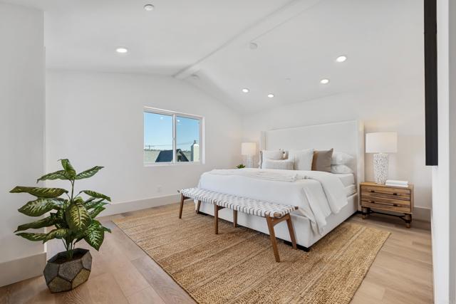 326 Chinquapin Avenue, Carlsbad CA: https://media.crmls.org/mediaz/7466fe3e-a7d0-45e9-a46c-074a167537a0.jpg