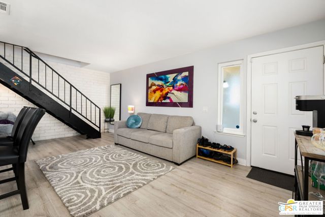 Image 5 of 28 For 72733 Willow Street 3