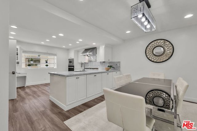13224 Admiral Avenue, Marina del Rey CA: https://media.crmls.org/mediaz/74679304-26a5-4988-b1a1-ba154c3f6f5b.jpg