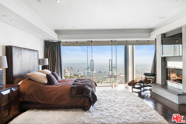 1742 Viewmont Drive, Los Angeles CA: https://media.crmls.org/mediaz/74679dd6-3123-4dba-8ef6-00cb83b0dfdf.jpg
