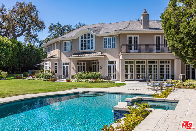 5200 Encino Avenue, Encino CA: https://media.crmls.org/mediaz/7467a7e6-b198-4a48-b236-1fb31b1628c9.jpg