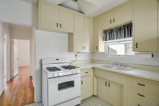 Image 10 of 14 For 936 C Avenue
