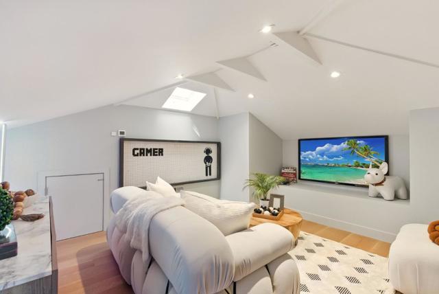 1863 Edgewood Drive, Palo Alto CA: https://media.crmls.org/mediaz/74685fc7-c134-46c9-beef-b56786dbb799.jpg