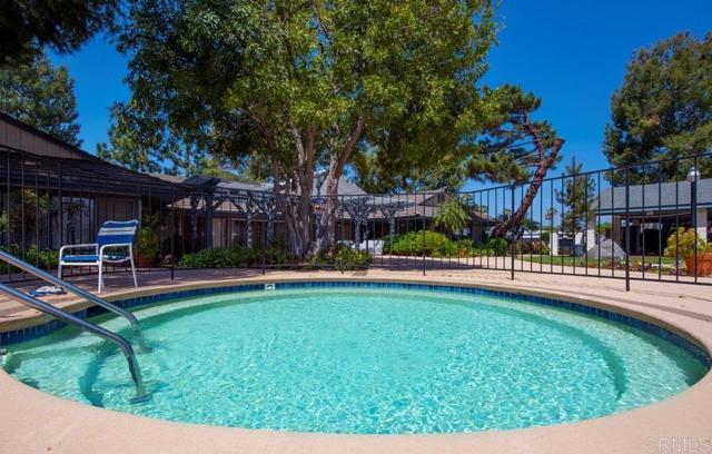 2300 E Valley Parkway, Escondido CA: https://media.crmls.org/mediaz/7468f6d8-ab2c-49fb-b109-057c636228ee.jpg