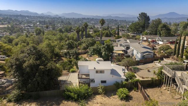 8545 Gardena Rd, Lakeside CA: https://media.crmls.org/mediaz/74692851-0182-432a-9caf-c33fe5f30193.jpg