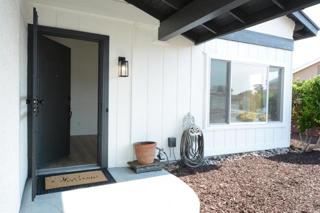 Detail Gallery Image 3 of 32 For 4612 Avery St, Oceanside,  CA 92057 - 4 Beds | 2/1 Baths