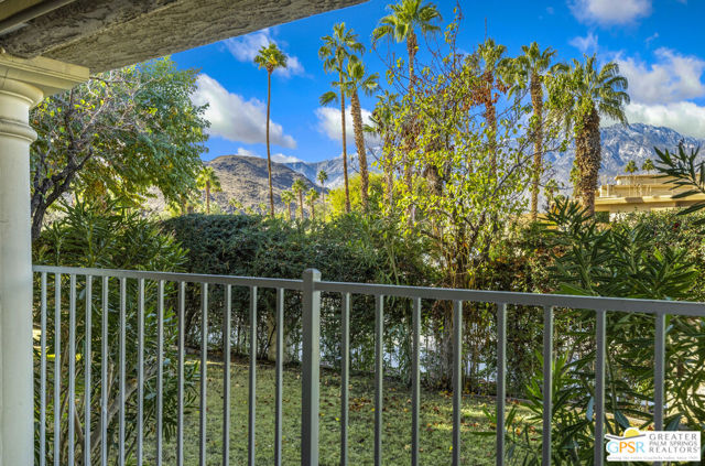 2700 Lawrence Crossley Road, Palm Springs CA: https://media.crmls.org/mediaz/74694a43-e8b6-4def-9cfe-18be9d41e472.jpg
