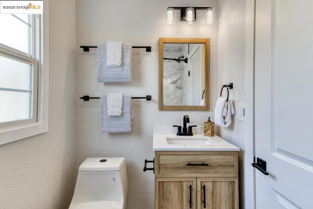 https://media.crmls.org/mediaz/7469dab9-ef5d-49da-a526-02a91fe43a37.jpg?preset=X-Large