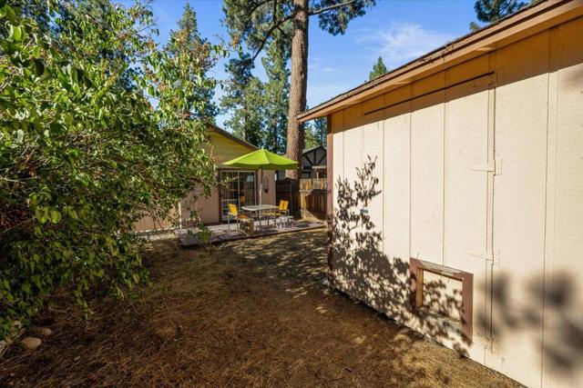 206 E Barker Boulevard, Big Bear CA: https://media.crmls.org/mediaz/7469e023-2a6b-499a-9558-3362dfcde998.jpg