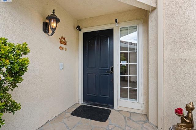Image 6 of 60 For 66 Edgegate Ct