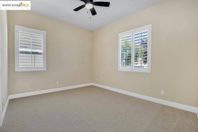 133 Clear Lake Ct, Oakley CA: https://media.crmls.org/mediaz/746addf0-294d-4c89-a4a9-7c3abffd4f80.jpg