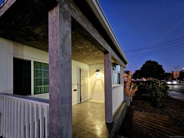 425 E 16Th St, National City CA: https://media.crmls.org/mediaz/746c041d-5a49-4bb4-847d-580761d20001.jpg