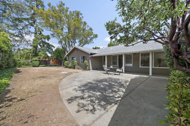 674 Campbell Avenue, Los Altos CA: https://media.crmls.org/mediaz/746c4f7d-5896-438e-a782-b89854b32e34.jpg