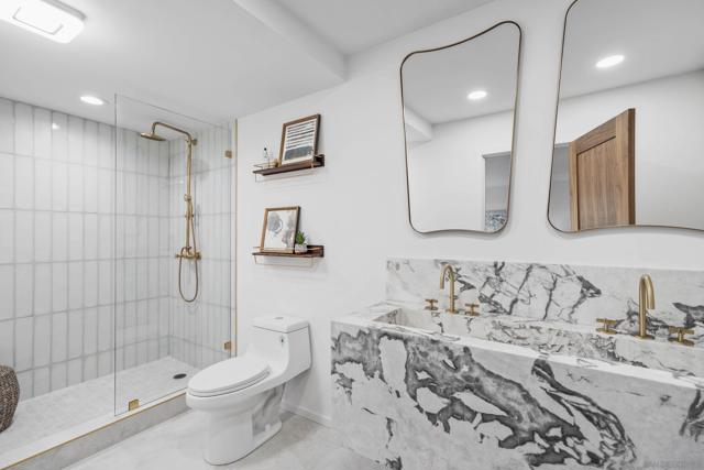 2143 Caminito San Martin, La Jolla CA: https://media.crmls.org/mediaz/746c65cb-9552-4667-83ce-fea231eab368.jpg
