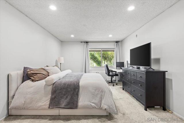 10250 Caminito Cuervo, San Diego CA: https://media.crmls.org/mediaz/746ce81c-6db2-4e29-8321-d2d4a9d1c8bb.jpg