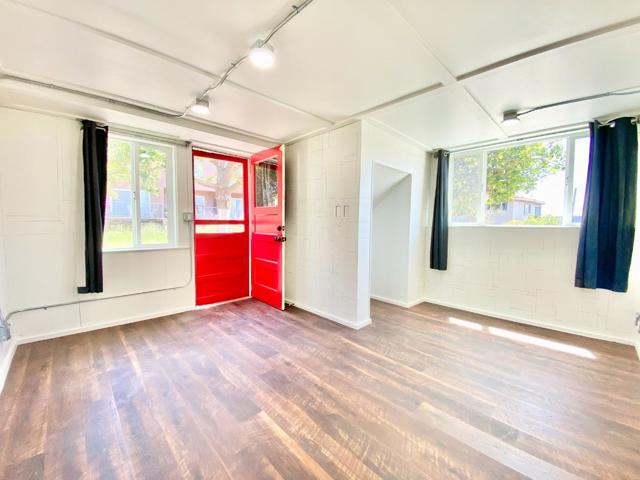 1076 Grand Avenue, South San Francisco CA: https://media.crmls.org/mediaz/746e8e21-92a5-49fa-8a7a-be83a869ae59.jpg