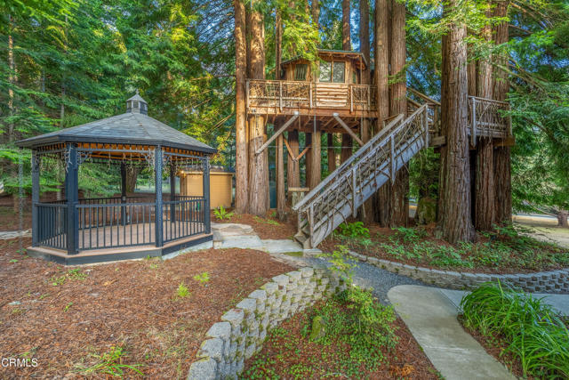 16611 Pearl Ranch Road, Fort Bragg CA: https://media.crmls.org/mediaz/746fb362-3198-4ca6-a3f8-a36cf1bd8fa9.jpg