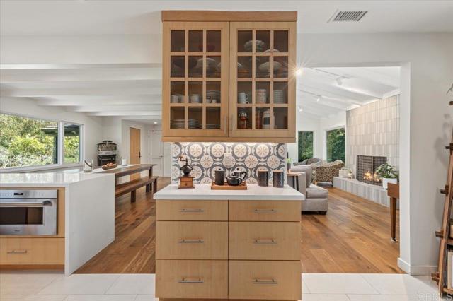 5125 El Secreto, Rancho Santa Fe CA: https://media.crmls.org/mediaz/74701a2b-4def-4e2b-9f8b-ec938f961852.jpg