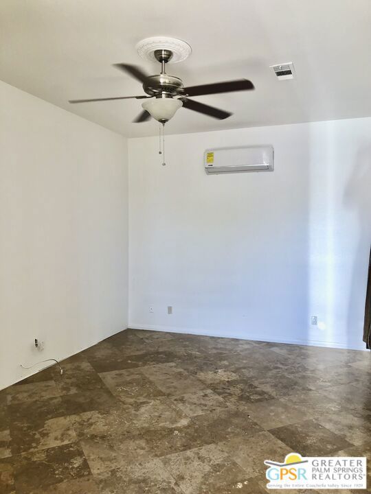 31305 Desert Moon Drive, Thousand Palms CA: https://media.crmls.org/mediaz/74703083-8fa6-4aa5-aa2c-0a87464fef89.jpg