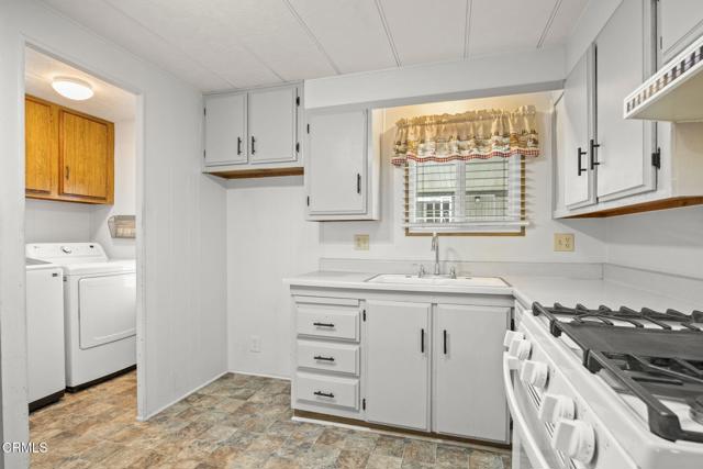 Detail Gallery Image 13 of 41 For 80 Copland Cir #80,  Ventura,  CA 93003 - 2 Beds | 2 Baths