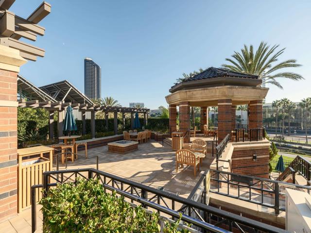 500 W Harbor Dr, San Diego CA: https://media.crmls.org/mediaz/747137b7-82ee-4e30-9fee-11851d29721e.jpg