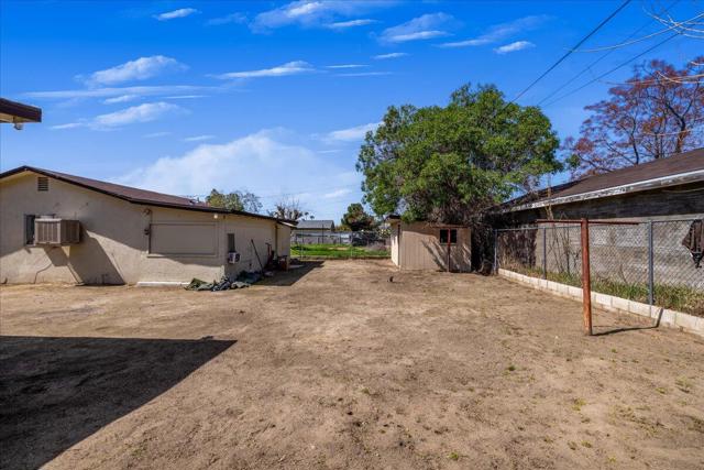 259 & 255 W 6th Street, San Jacinto CA: https://media.crmls.org/mediaz/74716983-cbd1-4b26-9182-686a5e0c9ec5.jpg