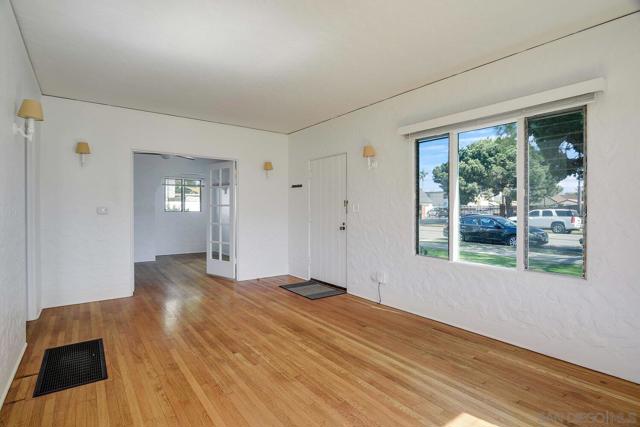 Image 4 of 14 For 936 C Avenue