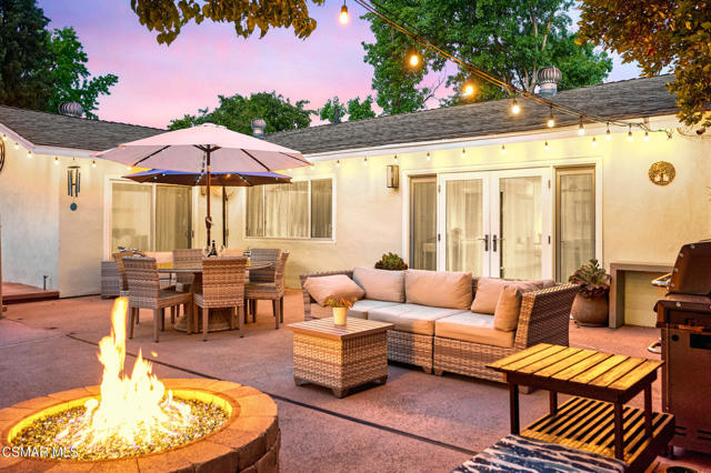26007 Philrich Circle, Calabasas CA: https://media.crmls.org/mediaz/74720aa2-934e-4e65-8396-efa7ec941100.jpg