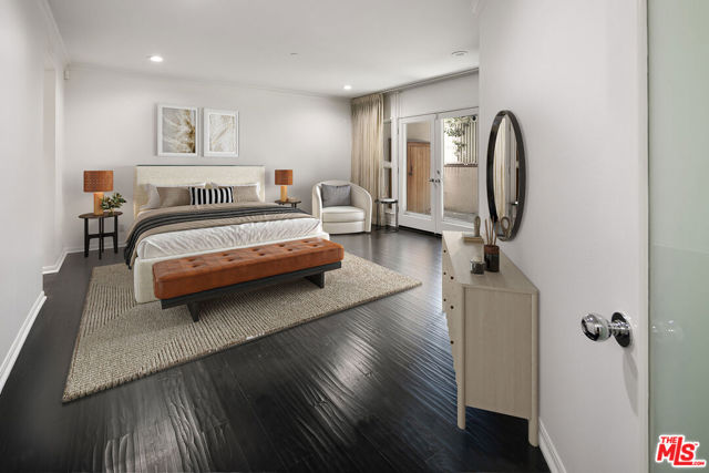 2115 3RD Street, Santa Monica CA: https://media.crmls.org/mediaz/7472c73b-b23b-4134-9706-59772567284d.jpg
