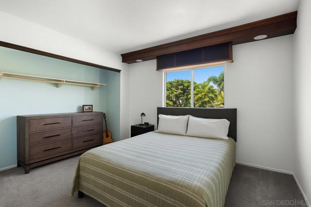 378 Paseo Marguerita, Vista CA: https://media.crmls.org/mediaz/7473199c-79e6-413e-805d-933e29acbea9.jpg
