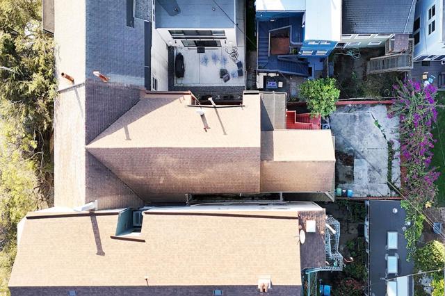 3234 Clement Street, San Francisco CA: https://media.crmls.org/mediaz/74738017-db31-424d-94e8-6fccabb53535.jpg