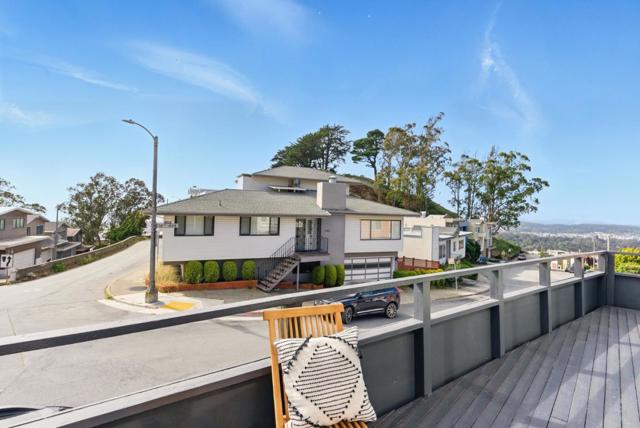1756 14th Avenue, San Francisco CA: https://media.crmls.org/mediaz/7474ba99-38de-4cba-9860-ff9f8a014903.jpg