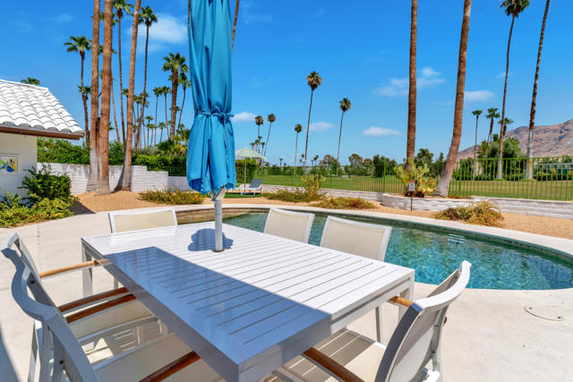 2598 S Camino Real, Palm Springs CA: https://media.crmls.org/mediaz/747557a9-d5e5-45d0-935d-fa9bc303e34a.jpg