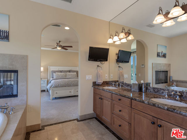 23949 De Ville Way, Malibu CA: https://media.crmls.org/mediaz/7475787e-c96e-4cde-9c10-8c09681e4c61.jpg