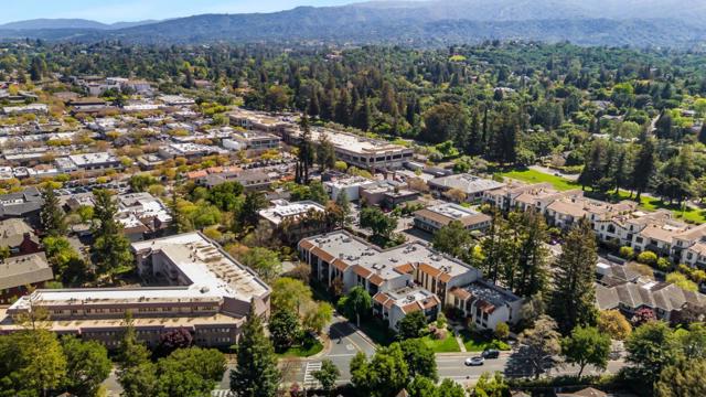 226 W Edith Avenue, Los Altos CA: https://media.crmls.org/mediaz/7475947a-ae17-4b38-8e1e-a20f7fa8557c.jpg