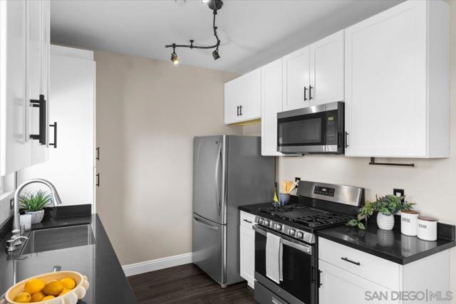 9728 Marilla Dr, Lakeside CA: https://media.crmls.org/mediaz/7475bfef-a0f4-4892-9c5c-0e5a1f2bd28d.jpg